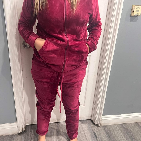 Set - Picture 3 of 3